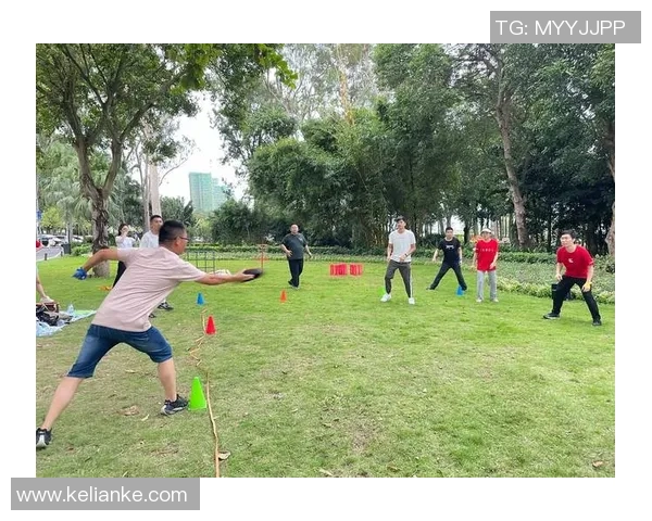 杭州飞盘队与武汉飞盘队赛后复盘探讨个人能力的对比与分析 杭州飞盘队与武汉飞盘队赛后复盘探讨个人能力的对比与分析