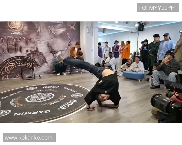 重庆街舞队荣登街舞节奏排行榜第八名展现城市风采与实力 重庆街舞队荣登街舞节奏排行榜第八名展现城市风采与实力